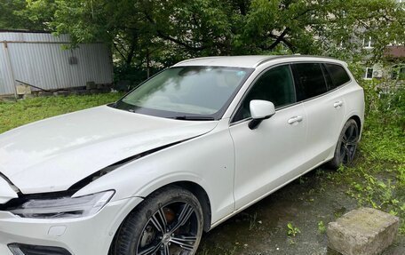 Volvo V60 II, 2019 год, 1 170 000 рублей, 3 фотография