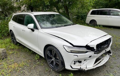 Volvo V60 II, 2019 год, 1 170 000 рублей, 4 фотография