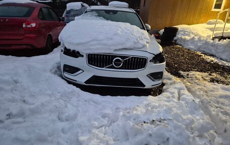 Volvo V60 II, 2019 год, 1 170 000 рублей, 1 фотография