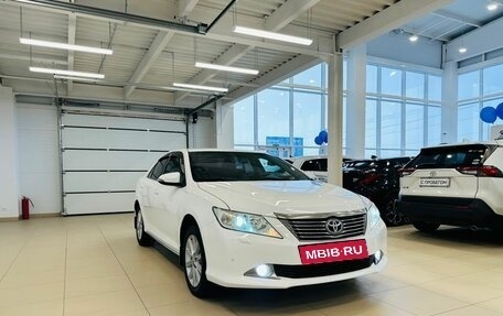 Toyota Camry, 2012 год, 2 099 999 рублей, 8 фотография