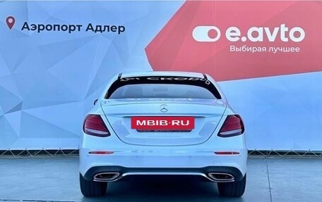 Mercedes-Benz E-Класс, 2019 год, 4 900 000 рублей, 5 фотография