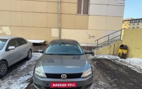 Volkswagen Jetta VI, 2013 год, 950 000 рублей, 2 фотография