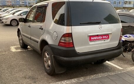 Mercedes-Benz M-Класс, 1998 год, 350 000 рублей, 3 фотография