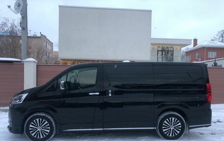 Toyota HiAce H300, 2019 год, 5 500 000 рублей, 8 фотография