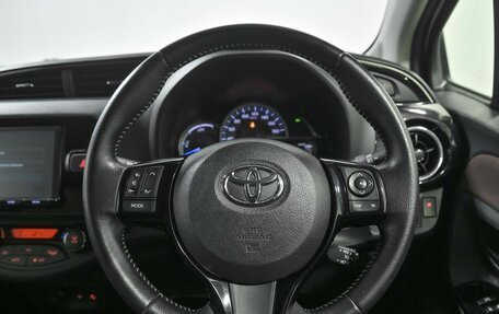 Toyota Vitz, 2017 год, 1 230 000 рублей, 9 фотография