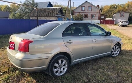 Toyota Avensis III рестайлинг, 2005 год, 1 075 000 рублей, 1 фотография