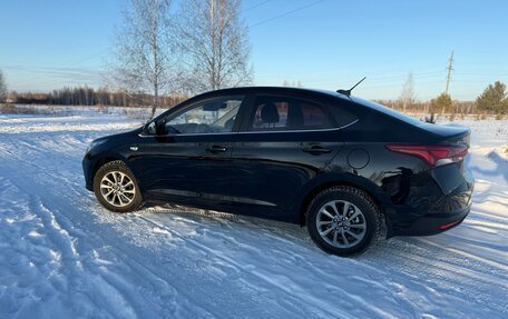 Hyundai Solaris II рестайлинг, 2021 год, 1 850 000 рублей, 3 фотография