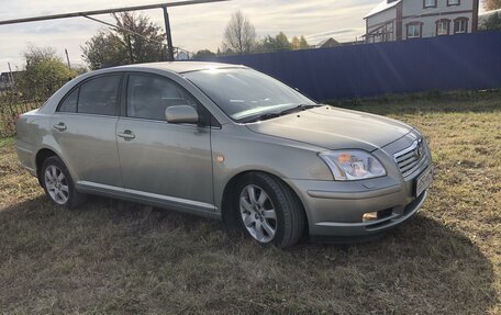 Toyota Avensis III рестайлинг, 2005 год, 1 075 000 рублей, 2 фотография