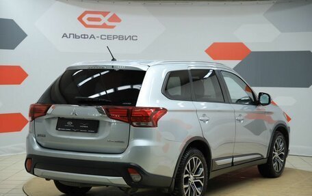 Mitsubishi Outlander III рестайлинг 3, 2015 год, 1 690 000 рублей, 5 фотография