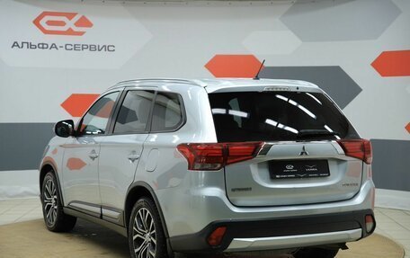 Mitsubishi Outlander III рестайлинг 3, 2015 год, 1 690 000 рублей, 7 фотография