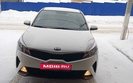 KIA Rio IV, 2021 год, 1 800 000 рублей, 4 фотография