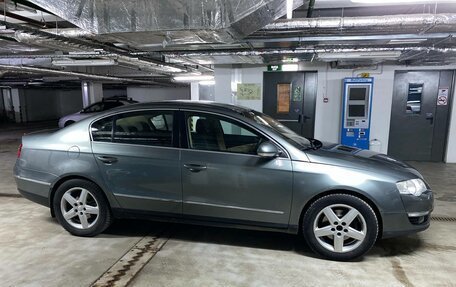 Volkswagen Passat B6, 2006 год, 600 000 рублей, 2 фотография