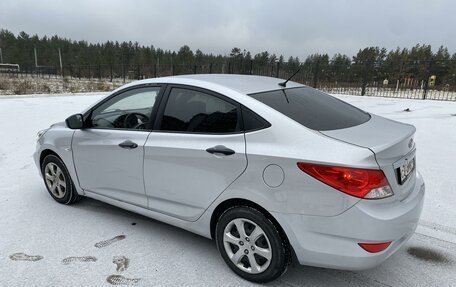 Hyundai Solaris II рестайлинг, 2013 год, 650 000 рублей, 3 фотография