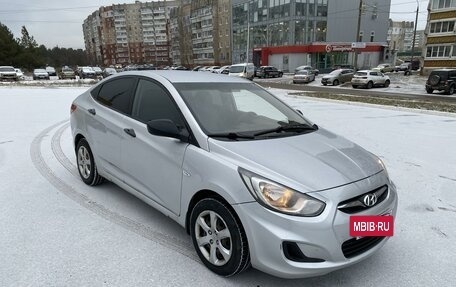 Hyundai Solaris II рестайлинг, 2013 год, 650 000 рублей, 2 фотография