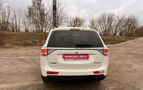 Mitsubishi Outlander III рестайлинг 3, 2012 год, 1 450 000 рублей, 6 фотография