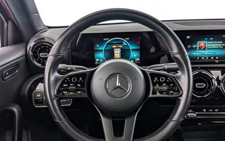 Mercedes-Benz A-Класс, 2019 год, 2 455 000 рублей, 21 фотография