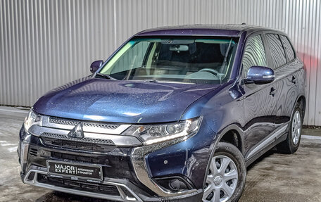 Mitsubishi Outlander III рестайлинг 3, 2020 год, 2 150 000 рублей, 1 фотография