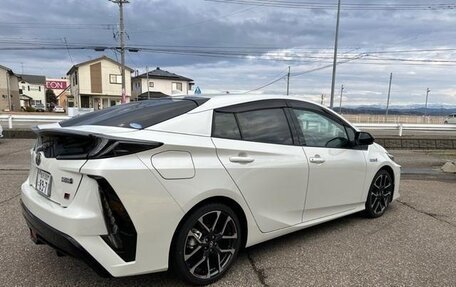 Toyota Prius IV XW50, 2022 год, 1 750 001 рублей, 6 фотография