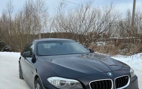 BMW 5 серия, 2010 год, 2 290 000 рублей, 2 фотография