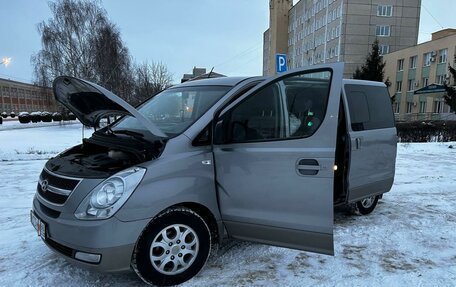 Hyundai H-1 II рестайлинг, 2011 год, 1 391 000 рублей, 15 фотография