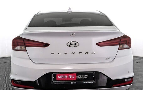 Hyundai Elantra VI рестайлинг, 2019 год, 1 800 000 рублей, 6 фотография