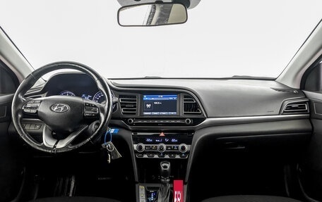 Hyundai Elantra VI рестайлинг, 2019 год, 1 800 000 рублей, 14 фотография