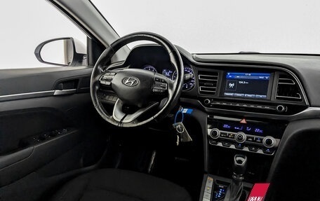 Hyundai Elantra VI рестайлинг, 2019 год, 1 800 000 рублей, 27 фотография