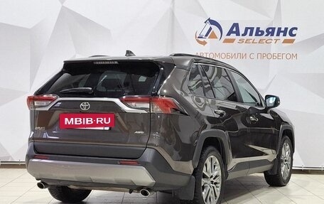 Toyota RAV4, 2021 год, 3 800 000 рублей, 3 фотография