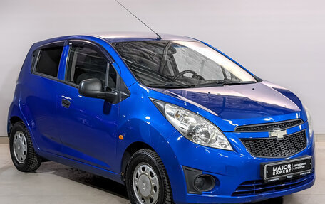 Chevrolet Spark III, 2011 год, 575 000 рублей, 3 фотография