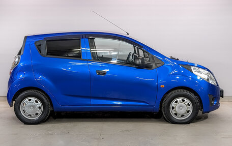 Chevrolet Spark III, 2011 год, 575 000 рублей, 4 фотография