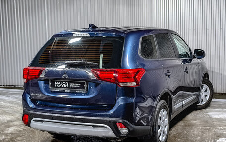 Mitsubishi Outlander III рестайлинг 3, 2020 год, 2 150 000 рублей, 5 фотография