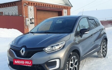 Renault Kaptur I рестайлинг, 2017 год, 1 690 000 рублей, 8 фотография