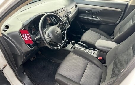 Mitsubishi Outlander III рестайлинг 3, 2015 год, 1 780 000 рублей, 12 фотография