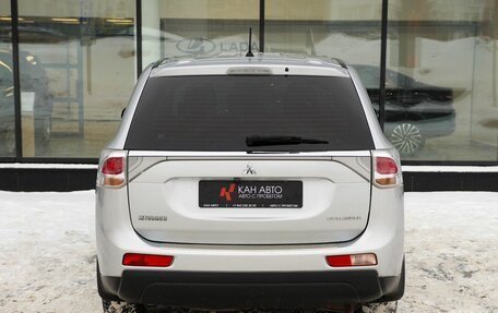 Mitsubishi Outlander III рестайлинг 3, 2013 год, 1 490 000 рублей, 4 фотография