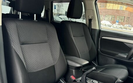 Mitsubishi Outlander III рестайлинг 3, 2013 год, 1 490 000 рублей, 14 фотография