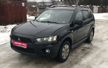 Mitsubishi Outlander III рестайлинг 3, 2010 год, 1 030 000 рублей, 2 фотография