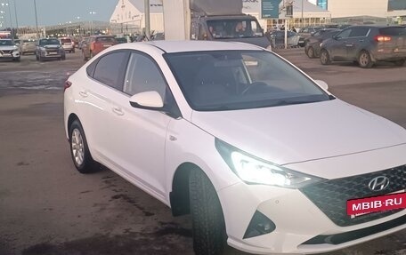 Hyundai Solaris II рестайлинг, 2021 год, 1 750 000 рублей, 3 фотография