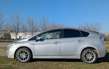 Toyota Prius, 2011 год, 1 000 000 рублей, 2 фотография