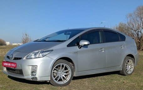 Toyota Prius, 2011 год, 1 000 000 рублей, 3 фотография