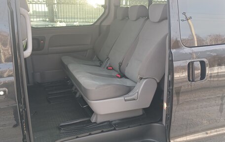 Hyundai H-1 II рестайлинг, 2015 год, 2 250 000 рублей, 17 фотография