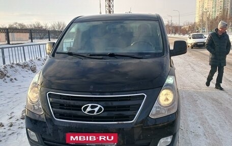 Hyundai H-1 II рестайлинг, 2015 год, 2 250 000 рублей, 15 фотография