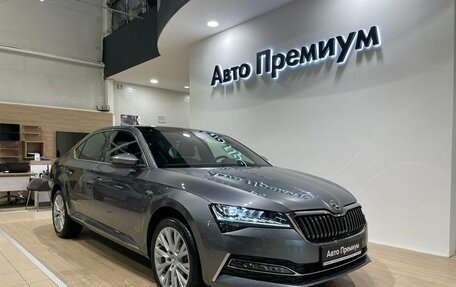 Skoda Superb III рестайлинг, 2023 год, 5 990 000 рублей, 2 фотография