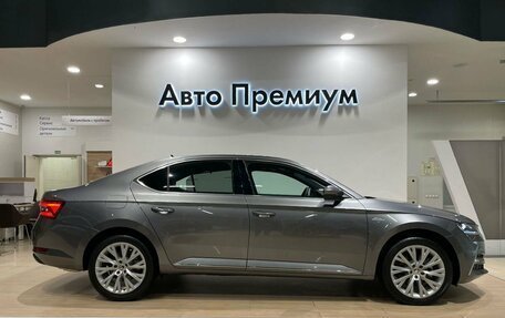 Skoda Superb III рестайлинг, 2023 год, 5 990 000 рублей, 6 фотография