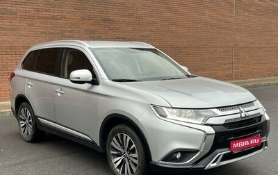 Mitsubishi Outlander III рестайлинг 3, 2019 год, 2 175 000 рублей, 1 фотография