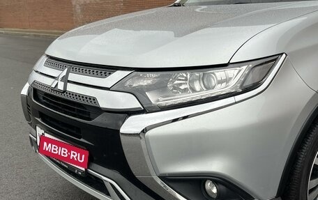 Mitsubishi Outlander III рестайлинг 3, 2019 год, 2 175 000 рублей, 10 фотография