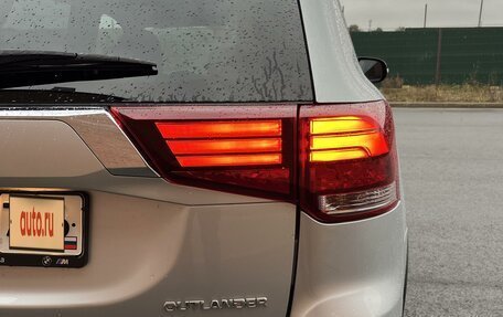 Mitsubishi Outlander III рестайлинг 3, 2019 год, 2 175 000 рублей, 15 фотография