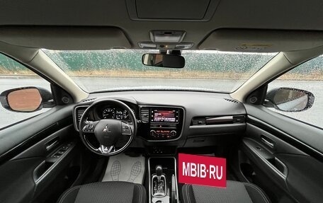 Mitsubishi Outlander III рестайлинг 3, 2019 год, 2 175 000 рублей, 26 фотография