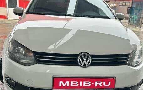 Volkswagen Polo VI (EU Market), 2013 год, 800 000 рублей, 1 фотография