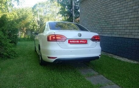 Volkswagen Jetta VI, 2014 год, 850 000 рублей, 2 фотография