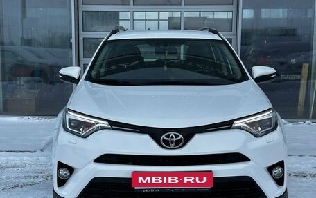 Toyota RAV4, 2018 год, 3 250 000 рублей, 2 фотография